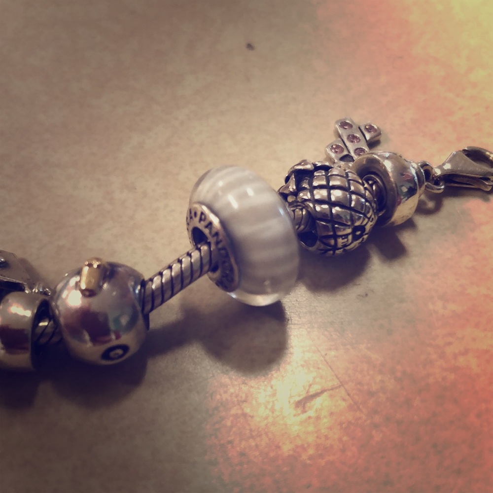 Pandora white/pearl generic charm